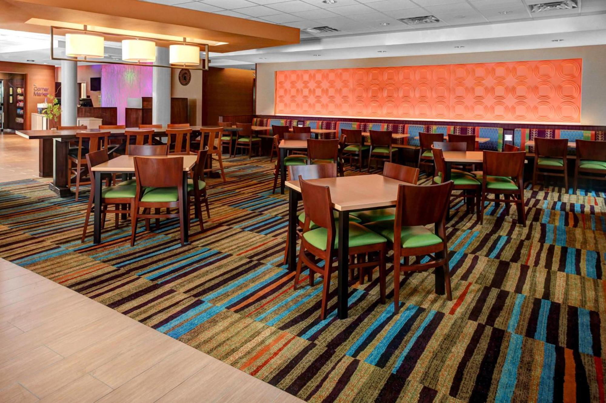 Fairfield Inn & Suites By Marriott Lansing At Eastwood מראה חיצוני תמונה