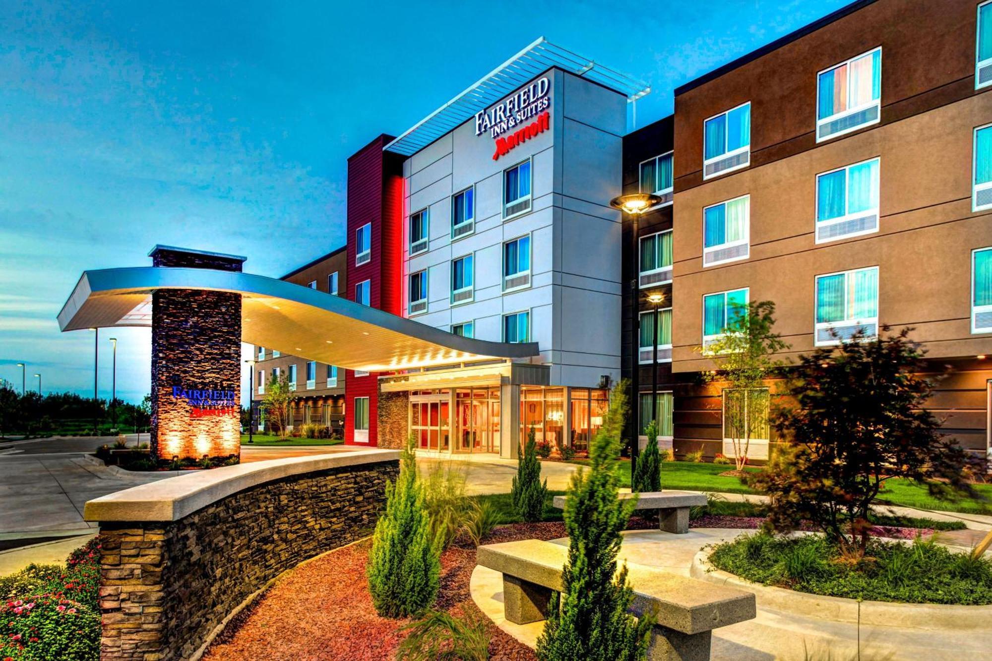 Fairfield Inn & Suites By Marriott Lansing At Eastwood מראה חיצוני תמונה