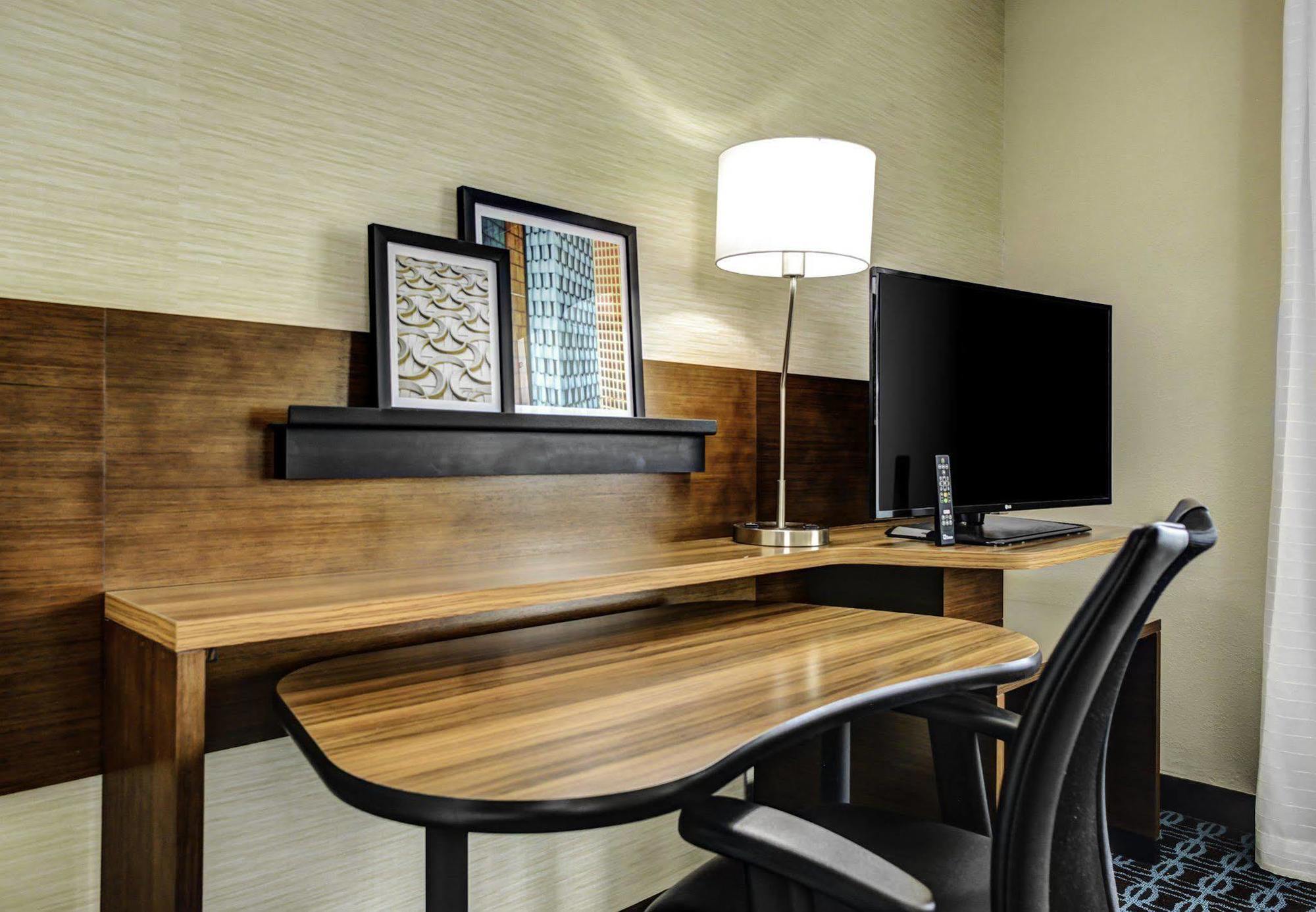 Fairfield Inn & Suites By Marriott Lansing At Eastwood מראה חיצוני תמונה